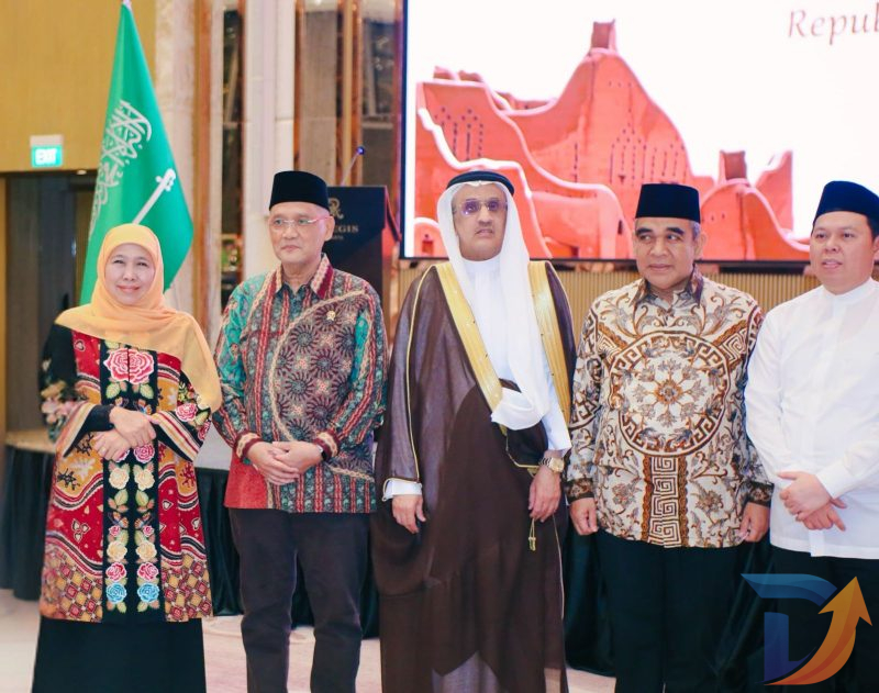 Gubernur Jawa Timur Khofifah Indar Parawansa menghadiri undangan buka puasa bersama yang diselenggarakan Kedutaan Besar Kerajaan Saudi Arabia  untuk Republik Indonesia, ASEAN, dan Timor Leste di Hotel St. Regis Jakarta. (Foto: Adpim For digitalJatim)