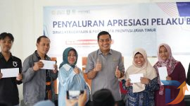 Anggota DPRD Jawa Timur Puguh Wiji Pamungkas bersama Dinas Kebudayaan dan Pariwisata di Taman Krida Budaya Pemprov Jatim, Malang. (Foto: Istimewa)