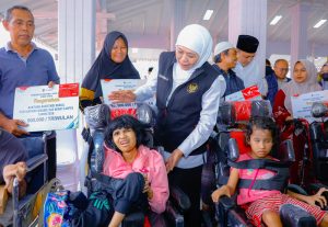 Gubernur Khofifah Salurkan Rp7,7 Miliar Bansos 2026 di Pasuruan, Tekankan Ketahanan Sosial