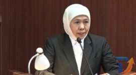 Gubernur Jawa Timur Khofifah Indar Parawansa penyampaian nota penjelasan atas Rancangan Peraturan Daerah (Raperda) tentang penyertaan modal daerah pada PT Penjaminan Kredit Daerah Jawa Timur (Perseroda) atau Jamkrida Jatim di Rapat Paripurna Gedung DPRD Jawa Timur. (Foto: Syaiful/DigitalJatim)