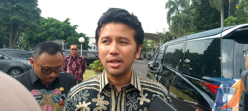 Wakil Gubenur Jawa Timur Emil Elestianto Dardak saat ditemui awak media usai acara Rapat Koordinasi Penyelenggaraan Program MBG di Kantor Gubernur Jawa Timur. (Foto: Syaiful/Digitaljatim)
