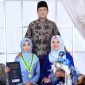Firman Syah Ali bersama istri dan putrinya Ratu Ayu Alina Mirza. (Foto : Istimewa)