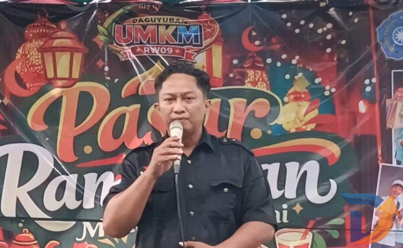 Ketua RW 09 Menganti Permai, Riawan Syamsir. (Foto: Syaiful/Digitaljatim)