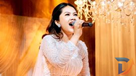 Penyanyi cantik dan dokter muda asal Jember Cindy Tsalista Nurhaliza Cahyono. (Foto: Istimewa/Digitaljatim)