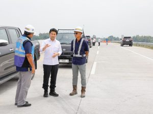 Pantau Langsung Proyek Tol Gending-Besuki, Wagub Emil Targetkan Operasi H-10 Lebaran