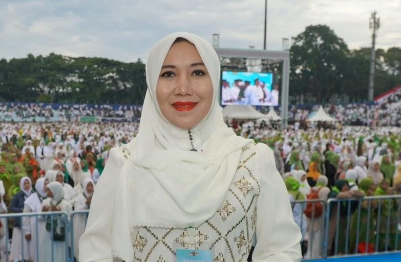 Anggota DPD RI asal Jatim Lia Istifhama saat menghadiri Mujahadah Kubro di Stadion Gajayana, Kota Malang. (Foto: Istimewa)