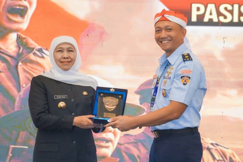 Gubernur Khofifah mejadi keynote speaker pada pasis Seskou Angkaan ke 64 di Grand City Convex , Surabaya. (Foto: Adpim For Kabarhit)