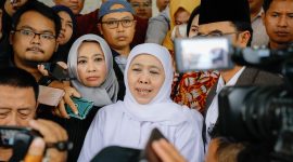 Gubernur Khofifah saat memberikan keterangan sebagai saksi dalam persidangan perkara dugaan korupsi dana hibah pokir pokmas di Pengadilan Tindak Pidana Korupsi (Tipikor) Juanda, Sidoarjo. (foto : Adpim For DigitalJatim.com)