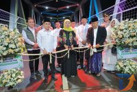 Gubernur Jawa Timur Khofifah Indar Parawansa meresmikan Jembatan Bubak di Kecamatan Gondang, Kabupaten Mojokerto. (Foto: Adpim For Digitaljatim)