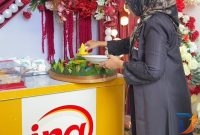 Owner Ina Cookies Official Sidoarjo Irmawati Subagio di  Istana Candi Mas Regency, Cluster Singosari, Blok G5 No. 9, Kecamatan Candi, Sidoarjo. (foto: Istimewa)