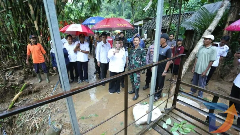 Kementerian PU Akan Bangun Jembatan Penghubung Ngrayun – Panggul Yang Terputus Akibat Banjir. (Foto: Istimewa)