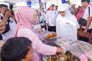Gubernur Khofifah Gelar Pasar Murah di Tambak Wedi Surabaya Jelang Ramadan