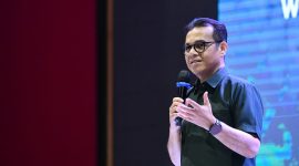 Wakil Menteri Komunikasi dan Digital (Wamenkomdigi) Nezar Patria saat Peluncuran Platform Kecerdasan Buatan Keislaman Aiman dan Aisha di Jakarta Pusat. (Foto: Istimewa)