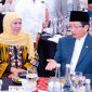 Gubernur Jawa Timur Khofifah Indar (Kiri) bersama Menteri Agama RI Nasaruddin Umar melakukan buka puasa bersama di Sheraton Surabaya Hotel & Towers. (Foto: KIP For DigitalJatim)