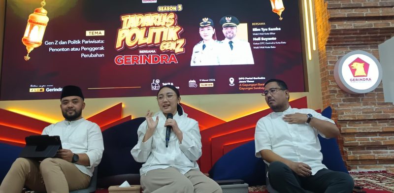 Wakil Wali Kota Blitar dan Wakil Bendahara PD Tidar Jawa Timur Elim Tyu Samba (Tengah) bersama Wakil Walikota Batu dan Ketua DPC Gerindra Kota Batu Heli Suyanto (kiri) didampingi Ketua DPD Gerindra Jawa Timur Anwar Sadad (kiri) di kantor DPD Gerindra Jatim. (Foto: Syaiful)