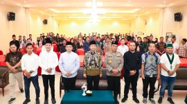 Wakil Gubernur Jawa Timur Emil Elestianto Dardak menghadiri peringatan Dies Natalis ke-79 sekaligus Reuni Kader Himpunan Mahasiswa Islam (HMI) yang digelar Badan Koordinasi (Badko) HMI Jawa Timur di Hotel Narita Surabaya. (Foto: Adpim For DigitalJatim)