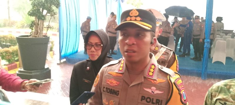 Kapolresta Sidoarjo Kombes Pol. Christian Tobing saat ditemui awak media, usai apel Ops Semeru Ketupat 2026 di depan kantor Mapolresta Sidoarjo. (Foto: Syaiful/Digitaljatim)