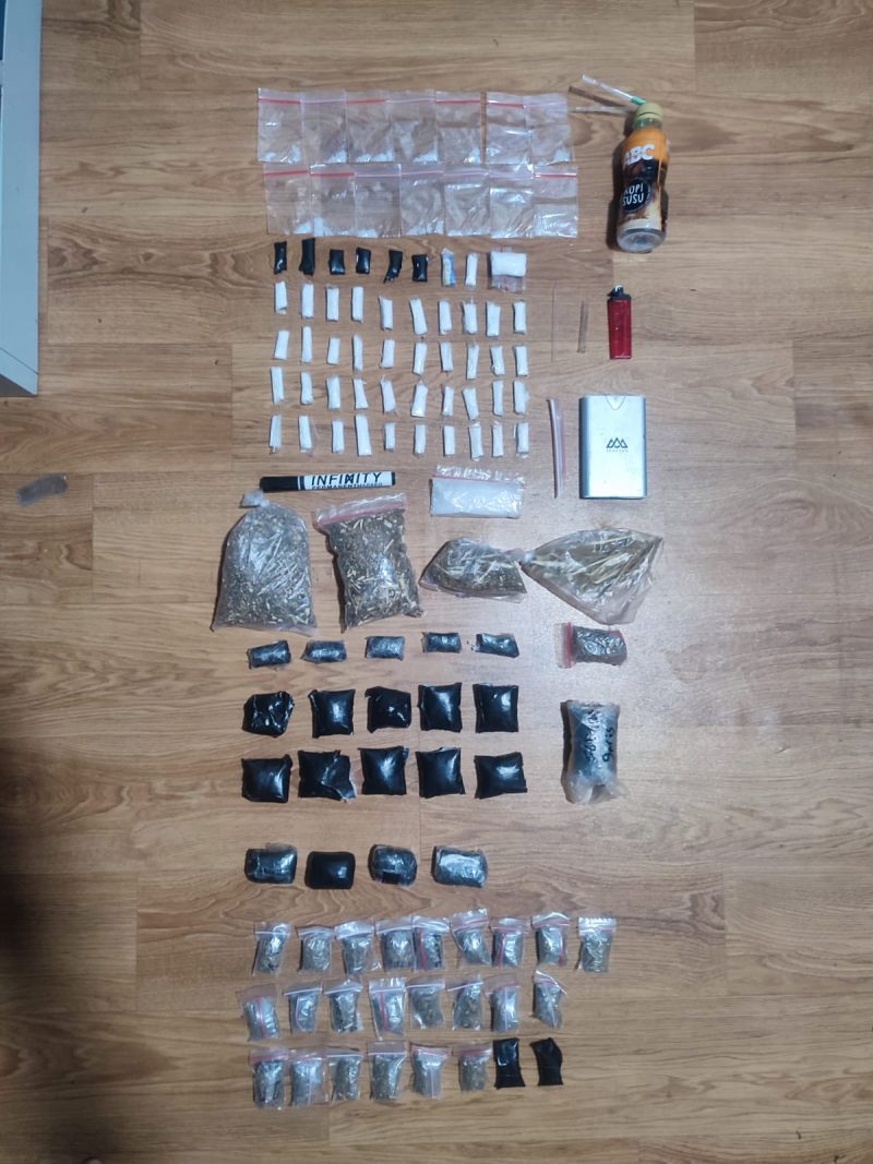 Bukti pengedar narkoba jenis berupa sabu  dan ganda. (Foto: Istimewa)