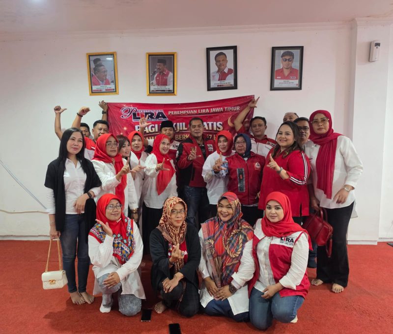 Para pengurus Perempua bersama jajaran pengurus DPW LIRA Jawa Timur. 
