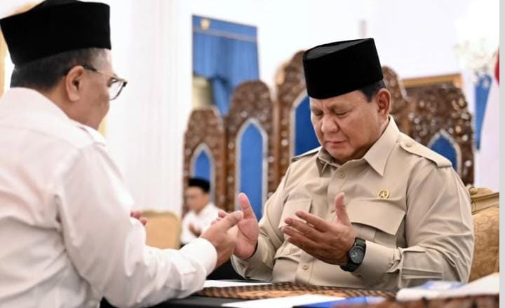 Presiden Prabowo melakukan pembayaran zakat melalui Baznas di Istana Negara Jakarta. (Foto: Istimewa)