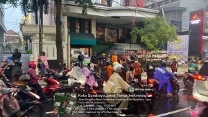 Berbagi di Ujung Ramadan, MAKI Jatim Perkuat Kepedulian Sosial Lewat Takjil Gratis