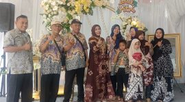 Perwakilan Aliansi Jurnalis Sidoarjo menghadiri open house Wakil Bupati Mimik Idayana di rumah kediamanmya pribadi, Candi, Sidoarjo. (Foto: Istimewa)