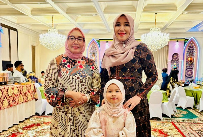 Menteri Pemberdayaan Perempuan dan Perlindungan Anak (PPPA), Arifatul Choiri Fauzi (kiri) bersama anggota DPD RI Lia Istifhama (kanan). (Foto: Istimewa)