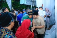 Wakil Gubernur Jawa Timur Emil Elestianto Dardak bersama istri yang juga Ketua TP PKK Provinsi Jawa Timur Arumi Bachsin Halal Bihalal Idul Fitri 1447 H bersama masyarakat di Ngantru, Kabupaten Trenggalek. (Foto: Adpim For DigitalJatim)