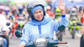 Gubernur Jawa Timur Khofifah Indar Parawansa meresmikan Sirkuit Suryo Magetan sekaligus membuka ajang Gubernur Cup Jawa Timur Racing Series (JRS) Kejurprov 2026 di Kecamatan Parang, Kabupaten Magetan. (Foto: Adpim For DigitalJatim)