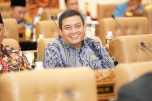 Puguh Wiji Pamungkas Soroti Pohon Tumbang di TPU Pendem Batu, Minta Pemda Waspadai Cuaca Ekstrem