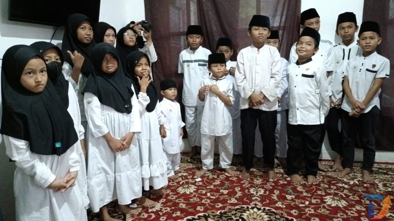 Perwakilan Food Hope Indonesia, Lorenzo Anson Poedijono digelar di Yayasan Panti Asuhan Amanah Insan. (Foto: Bagas/DigitalJatim)