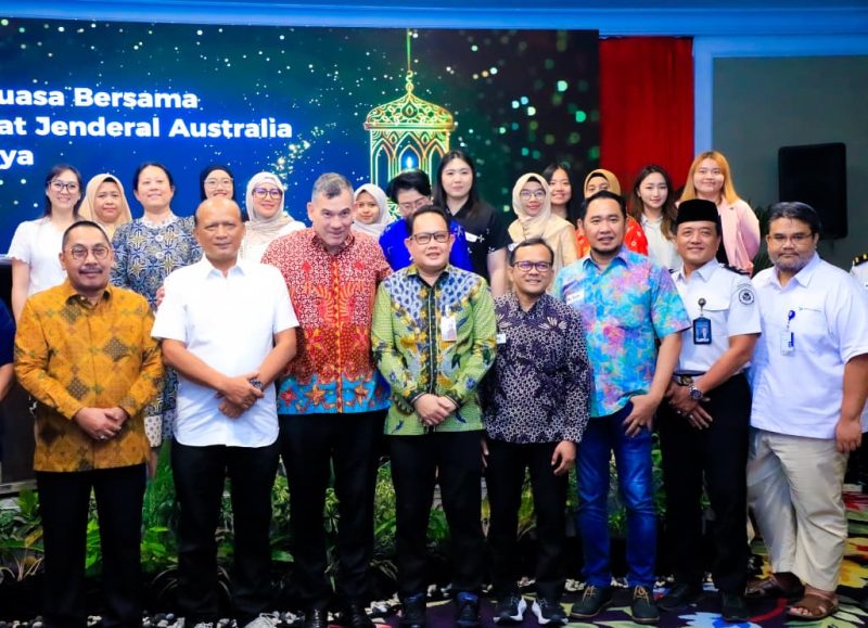 Sekretaris Daerah Provinsi Jatim Adhy Karyono saat menghadiri acara Buka Puasa Bersama yang diselenggarakan oleh Konsulat Jenderal Australia di Surabaya di Oakwood Hotel & Residence Surabaya. (Foto: Adpim For DigitalJatim)