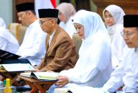 Gubernur Jawa Timur Khofifah Indar Parawansa menggelar Khotmil Qur'an bersama Disabilitas Tuli di Gedung Nasional Grahadi Surabaya. (Foto: Adpim For DigitalJatim)