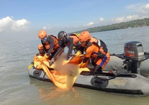 Setelah Pencarian Intensif, Tim SAR Gabungan Temukan Korban Tenggelam di Selat Madura