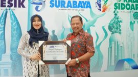 Anggota DPD RI Lia Istifhama menerima aspirasi sebagai senator idola dari Radar Surabaya. (Foto: Istimewa)