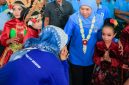 Gubernur Khofifah saat menghadiri kegiatan Jalan Sehat Formasi MBG 2026 di Halaman SPPG Al Anwar Group, Bangkalan. (Foto: Adpim For digitaljatim)