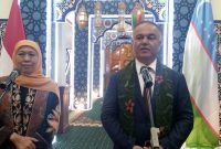 Gubernur Provinsi Jawa Timur Khofifah Indar Parawansa menerima kunjungan Gubernur Provinsi Samarkand, Uzbekistan Adiz Boboev dalam agenda gala dinner di Gedung Negara Grahadi. (Foto: Syaiful/Digitaljatim)