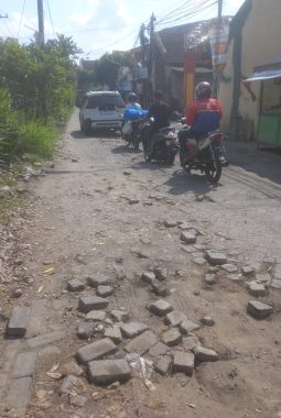 Akses Lumpuh! Jalan Desa Bohar Hancur, Warga Minta Perbaikan dari Pemkab Sidoarjo