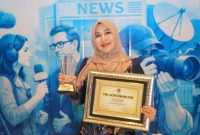 Anggota DPD RI asal Jawa Timur Lia Istifhama sabet dua penghargaan dari PWI Jawa Timur. (Foto: Istimewa)