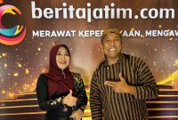 Anggota DPD RI asal Jawa Timur, Lia Istifhama (kiri) bertemu dengan influenzer Pak Purnomo (kanan). (Foto: Istimewa)