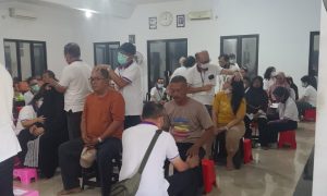 Baksos di Sidoarjo, 100 Peserta Jajal Pengobatan Terapi Energi Gratis