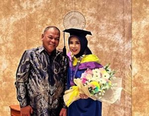 Wabup Sidoarjo Mimik Idayana Diwisuda di Surabaya, Sukses Raih Gelar S1 Administrasi Negara