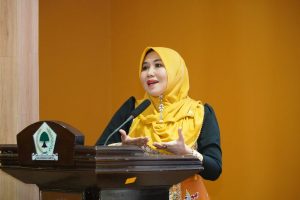 Modis dengan Kerudung Kuning, Ning Lia Istifhama Bagikan Strategi ‘SENI’ untuk Generasi Z