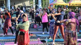 Semangat Kartini, Aston Sidoarjo Gelar Poundfit “Kartini Power Move” untuk Perempuan Aktif.