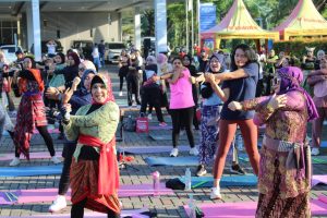 Semangat Kartini, Aston Sidoarjo Gelar Poundfit “Kartini Power Move” untuk Perempuan Aktif