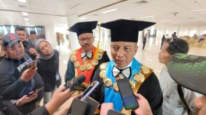 Unesa Ubah Arah Pendidikan, Rektor Cak Hasan Ingatkan Lulusan Harus Tangguh Hadapi Disrupsi Global