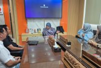 Keluhkan Rencana Jalan Baru, Warga Pandugo Datangi Fraksi PKS DPRD Jatim. 