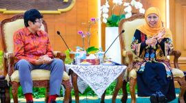 Gubernur Jawa Timur Khofifah Indar Parawansa menerima kunjungan kerja Duta Besar Republik Indonesia untuk Australia di Canberra, Y.M. Dr. Siswo Pramono yang juga lengkap Pelaku Bisnis Australia serta Asosiasi Pengusaha Kulit Indonesia (APKI) di Gedung Negara Grahadi Surabaya. (Foto: Adpim For Digitaljatim)