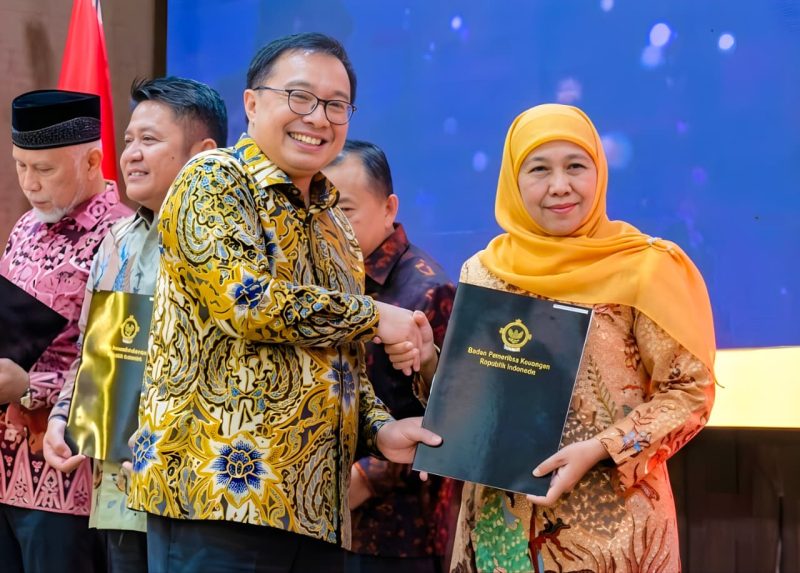 Gubernur Jawa Timur Khofifah Indar Parawansa menghadiri entry meeting pemeriksaan Laporan Keuangan Pemerintah Daerah (LKPD) Tahun 2025 di lingkungan Direktorat Jenderal Pemeriksaan Keuangan Negara V, BPK RI Jakarta. (Foto: Adpim For Digitaljatim)