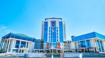 Kampus Universitas Negeri Surabaya. 